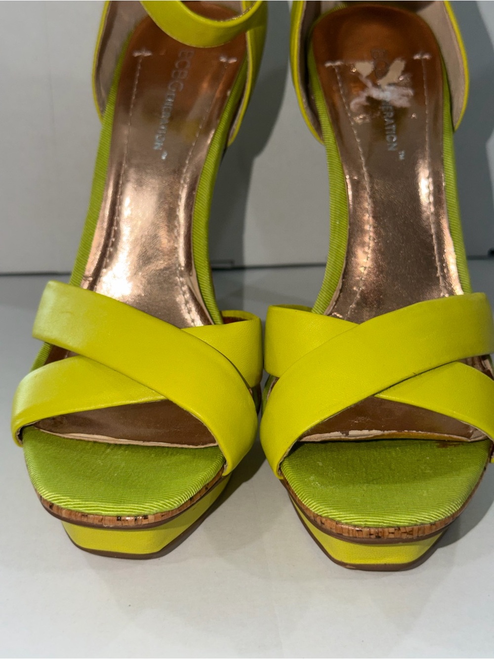 BCBGeneration "Zenas" Citron Neon/Lime Green Platform Sandals High Heels - Picture 8 of 11